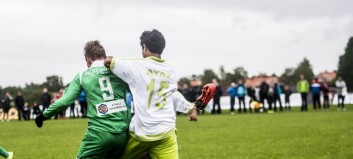 Dommer Albin (19) fikk slengt «Er du dum i hodet?» mot seg på småguttekamp. Da fikk han nok. Nå hylles han for reaksjonen Dommer Albin (19) fikk slengt «Er du dum i hodet?» mot seg på småguttekamp. Da fikk han nok. Nå hylles han for reaksjonen
