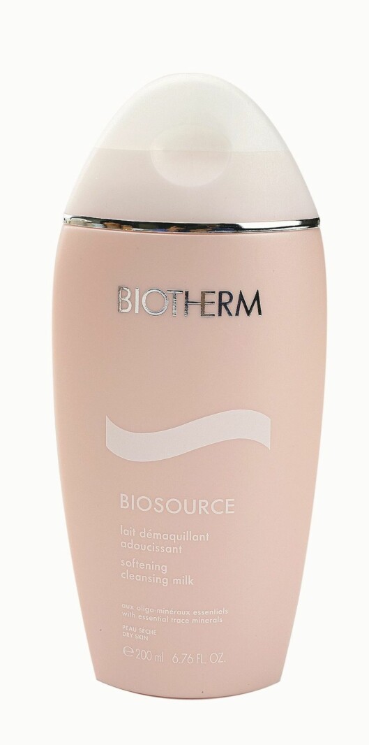 Biotherm Biosource Softening Cleansing Milk er mild mot tørr og fuktfattig hud (kr 210). Biotherm Biosource Softening Cleansing Milk er mild mot tørr og fuktfattig hud (kr 210).