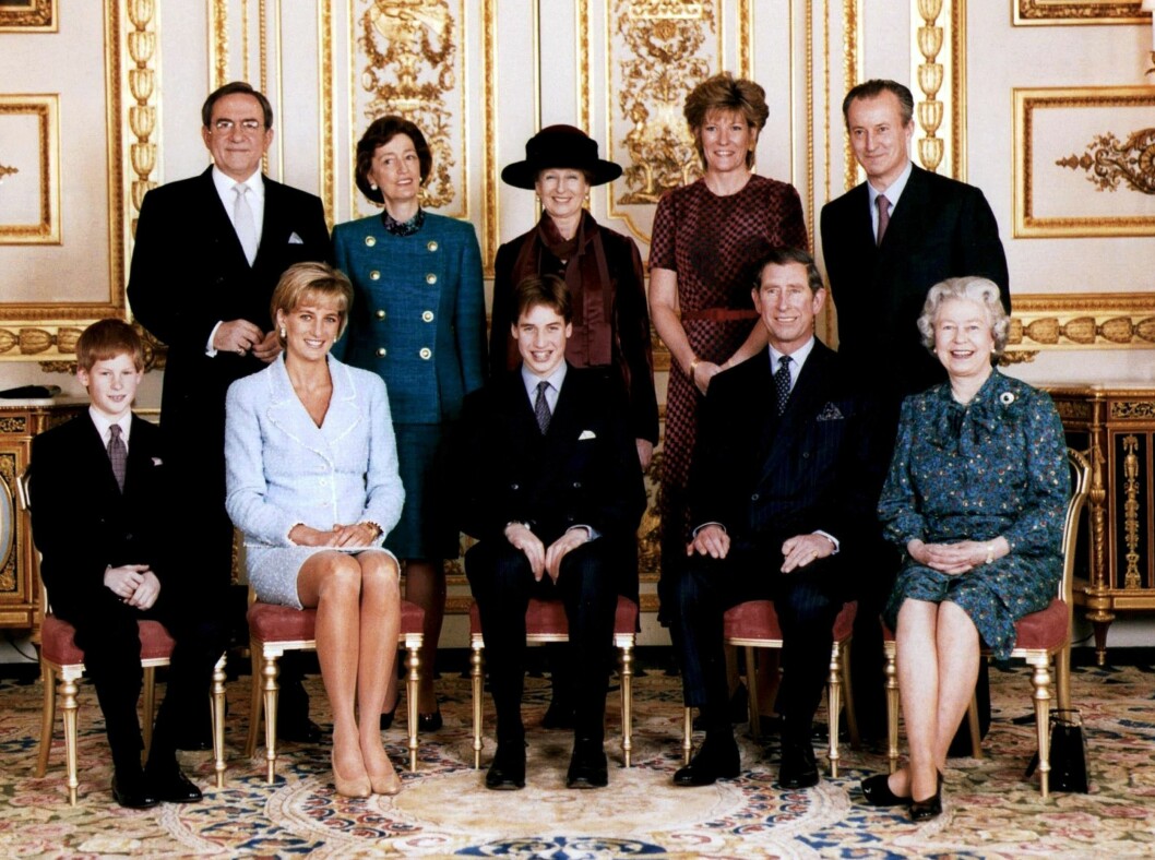 Den britiske og greske kongefamilien ble samlet til fotografering i anledning Williams konfirmasjon. Den britiske og greske kongefamilien ble samlet til fotografering i anledning Williams konfirmasjon.