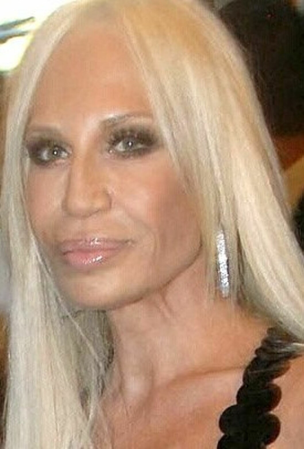 Donatella Versace vet å understreke sin «helt naturlige» skjønnhet med riktig make up. Donatella Versace vet å understreke sin «helt naturlige» skjønnhet med riktig make up.