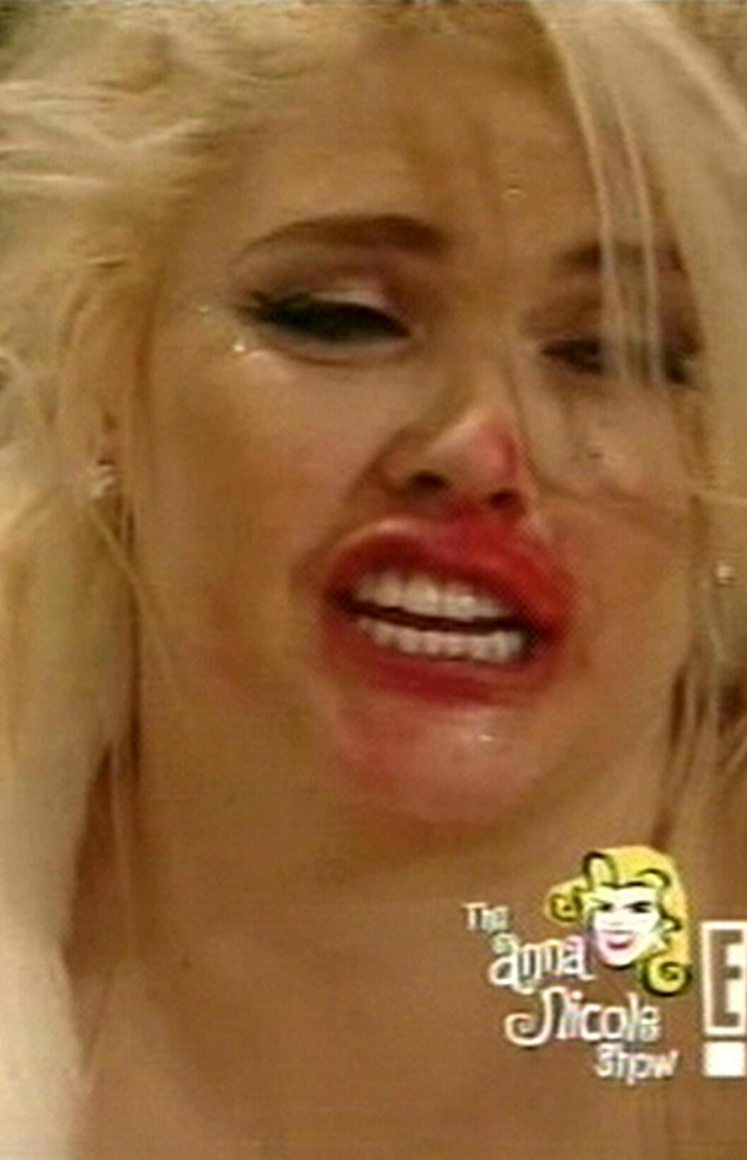 Avdøde Anna Nicole Smith var ikke alltid så nøye på det når hun skulle på tv. Her fra julefeiring i hennes eget The Anna Nicole Show. Avdøde Anna Nicole Smith var ikke alltid så nøye på det når hun skulle på tv. Her fra julefeiring i hennes eget The Anna Nicole Show.