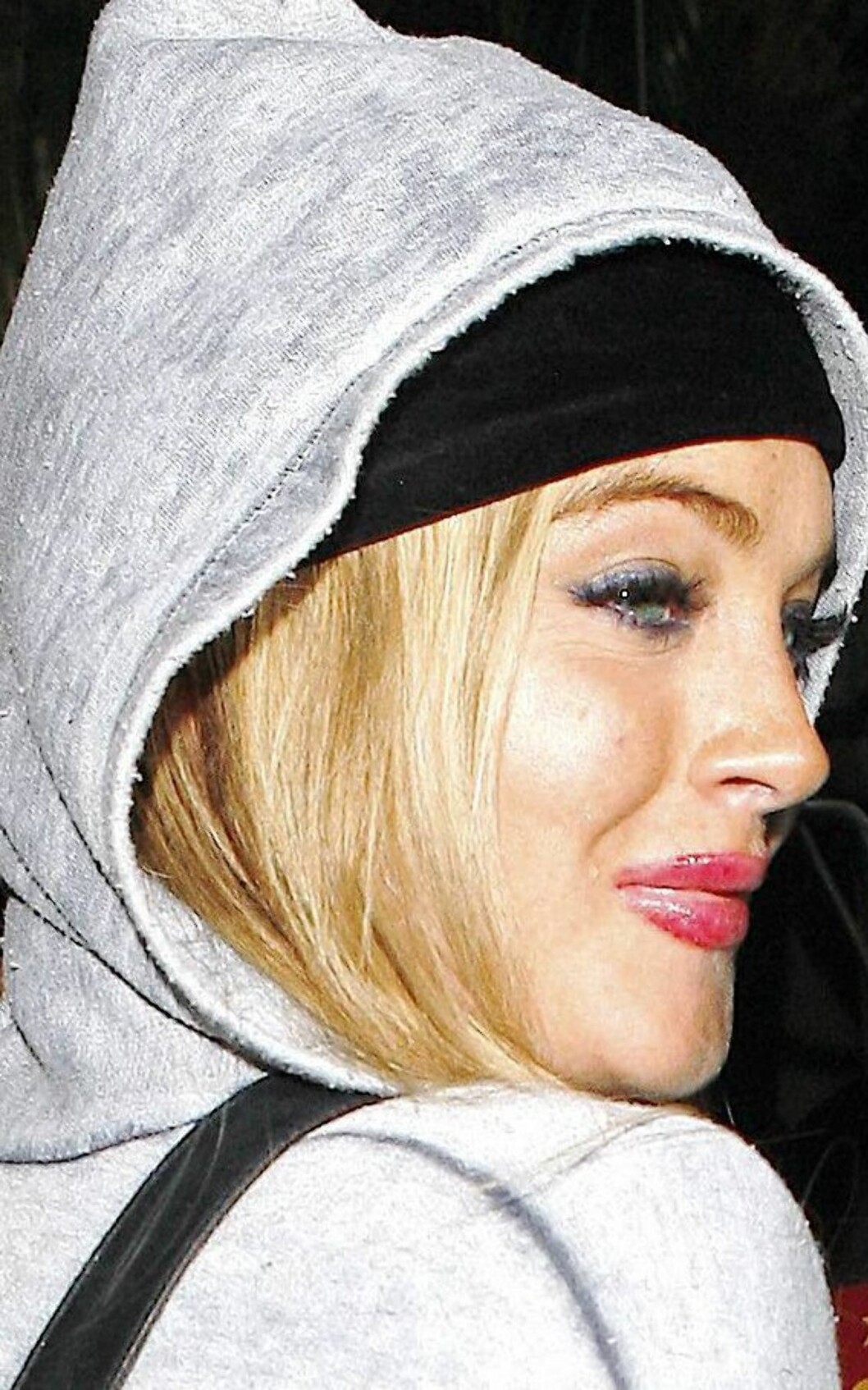 Da stylisten tok ferie, måtte Lindsay Lohan tydeligvis sminke seg selv. Det gikk sånn passe bra. Da stylisten tok ferie, måtte Lindsay Lohan tydeligvis sminke seg selv. Det gikk sånn passe bra.