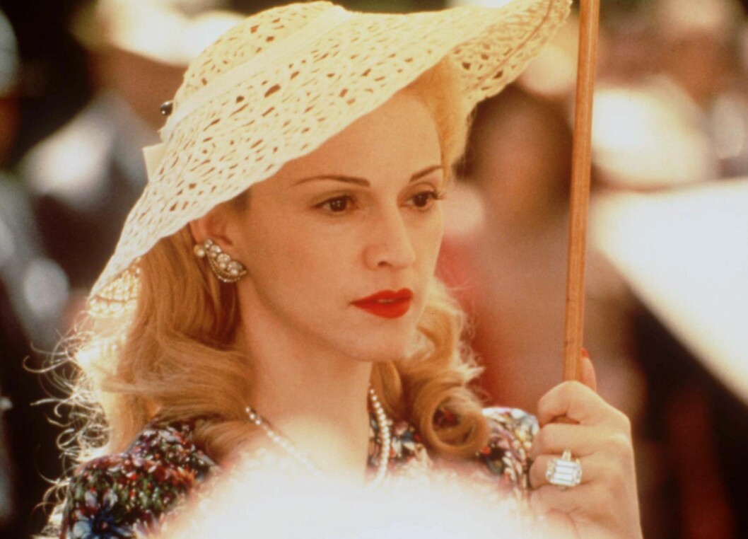 Madonna som den argentinske presidentfruen Evita Perón i filmen «Evita» fra 1996. Madonna som den argentinske presidentfruen Evita Perón i filmen «Evita» fra 1996.