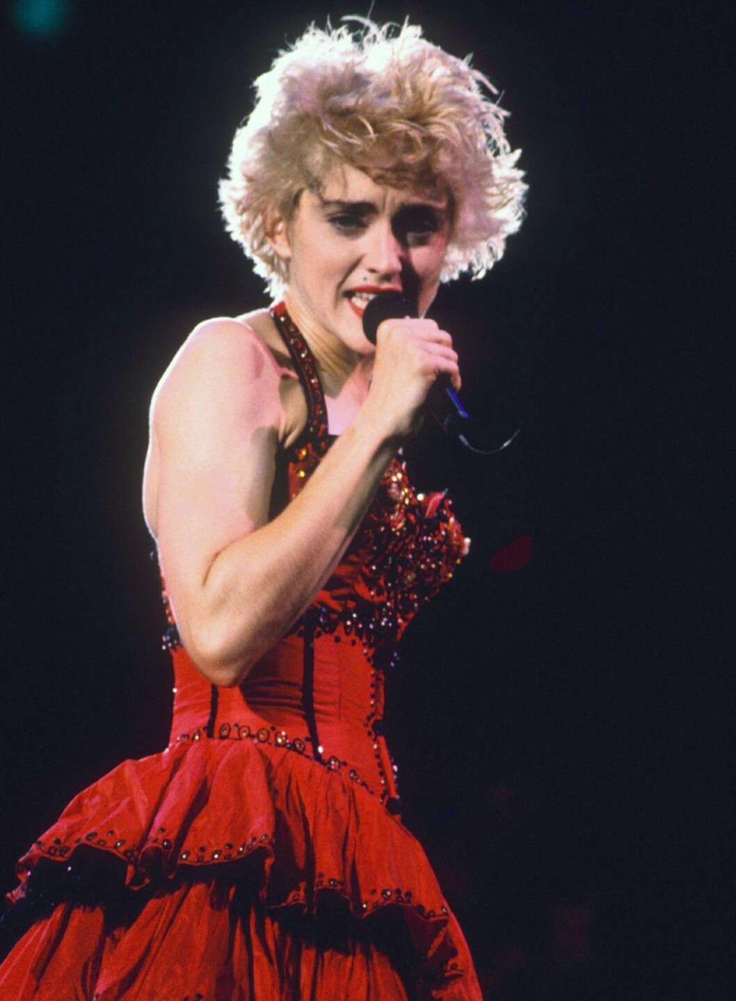 Madonna under en konsert i London i 1987. Madonna under en konsert i London i 1987.