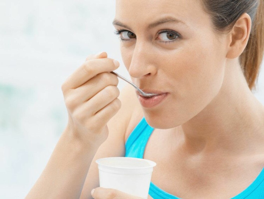 <strong>ETT BEGER HOLDER:</strong> Iføgle KK-ekspert Ina Garthe er ett lite yoghurtbeger om dagen nok. Det viser også studien. Sørg også for å ikke spise variantene som er proppfulle av sukker. Foto: Image Source <strong>ETT BEGER HOLDER:</strong> Iføgle KK-ekspert Ina Garthe er ett lite yoghurtbeger om dagen nok. Det viser også studien. Sørg også for å ikke spise variantene som er proppfulle av sukker. Foto: Image Source