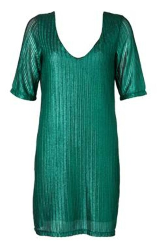 <strong>DYP V:</strong> Gir deg lengre hals og viser fram kløfta di fra sin beste side. Vero Moda, kr 299. Foto: Produsenten <strong>DYP V:</strong> Gir deg lengre hals og viser fram kløfta di fra sin beste side. Vero Moda, kr 299. Foto: Produsenten