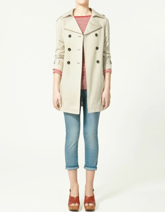 SPAR 100 KRONER: Dobbeltspent beige trenchcoat med seks knapper (kr 600, Zara.com). SPAR 100 KRONER: Dobbeltspent beige trenchcoat med seks knapper (kr 600, Zara.com).