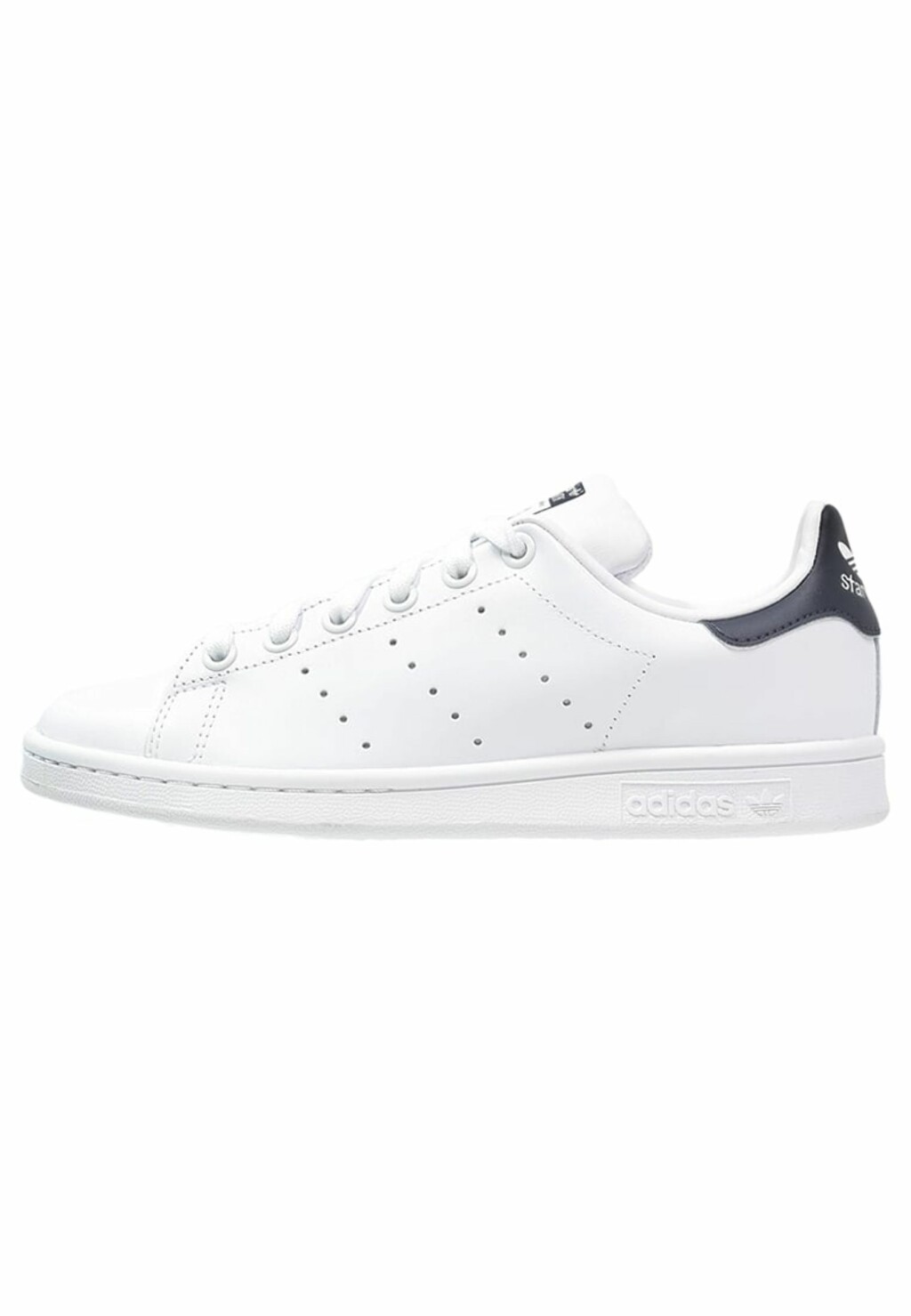 Stan Smith-sneakers fra Adidas med sort detalj via Zalando.no | kr 849