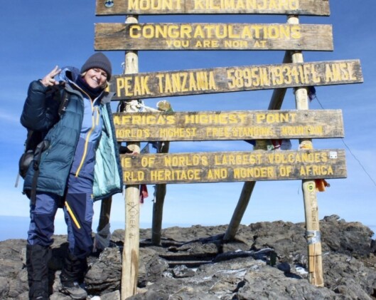 TOPPTUR: Lise på toppen av Kilimanjaro! Foto: Privat TOPPTUR: Lise på toppen av Kilimanjaro! Foto: Privat