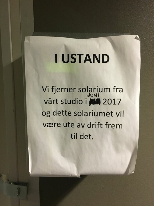 BESKJED TIL MEDLEMMENE: Dette bildet er tatt på ELIXIA Ringnes Park. Her opplyser senteret om at solariumstjenesten nå har opphørt. Foto: Malini Gaare Bjørnstad BESKJED TIL MEDLEMMENE: Dette bildet er tatt på ELIXIA Ringnes Park. Her opplyser senteret om at solariumstjenesten nå har opphørt. Foto: Malini Gaare Bjørnstad