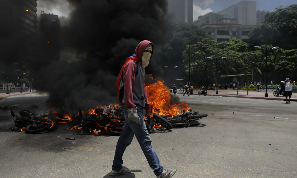 image: «Krig» i gatene i Venezuela på valgdagen: - Steg mot et diktatur