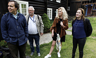 <strong>PÅ VINSTRA:</strong> (Fra venstre) Christian Mikkel Dobloug, daglig leder av Peer Gynt-gården i Vinstra, Stein B. Olsen i Visit Lillehammer, Julie Andem og Marianne Furevild, Skam-produsent i NRK. Foto: Anders Grønneberg / Dagbladet <strong>PÅ VINSTRA:</strong> (Fra venstre) Christian Mikkel Dobloug, daglig leder av Peer Gynt-gården i Vinstra, Stein B. Olsen i Visit Lillehammer, Julie Andem og Marianne Furevild, Skam-produsent i NRK. Foto: Anders Grønneberg / Dagbladet