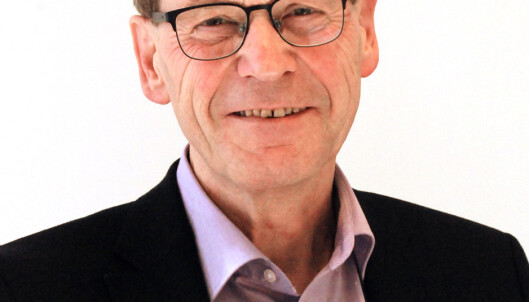 MENER HUN BLANDER KORTENE: Medieprofessor Knut Lundby ved Universitetet i Oslo reagerer på at kulturministeren kommer med etterpå-kritikk av korsnekt-saken. Foto: UIO MENER HUN BLANDER KORTENE: Medieprofessor Knut Lundby ved Universitetet i Oslo reagerer på at kulturministeren kommer med etterpå-kritikk av korsnekt-saken. Foto: UIO