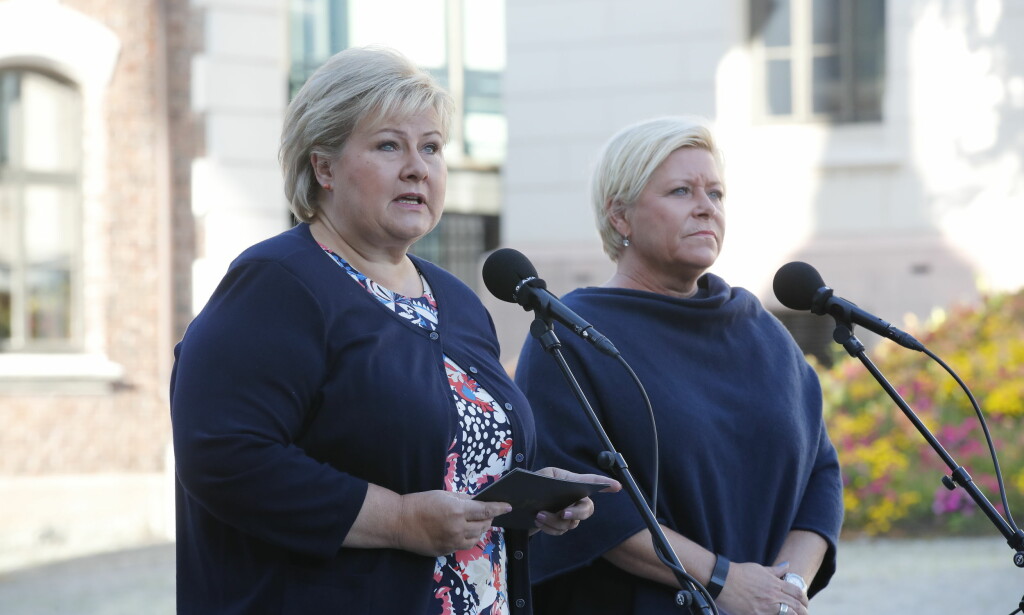 SURMAGET: Statsminister Erna Solberg og finansminister Siv Jensen finner kritikken fra Jonas Gahr Støre uvanlig surmaget.- Hans utspill framstår som en avledningsmanøver fra en statsministerkandidat som er i ferd med å bli avhengig av MDG og kanskje Rødt, sier Solberg. Jensen mener det er på tide at Støre snakker om egne løsninger. Foto: Cornelius Poppe / NTB scanpix SURMAGET: Statsminister Erna Solberg og finansminister Siv Jensen finner kritikken fra Jonas Gahr Støre uvanlig surmaget.- Hans utspill framstår som en avledningsmanøver fra en statsministerkandidat som er i ferd med å bli avhengig av MDG og kanskje Rødt, sier Solberg. Jensen mener det er på tide at Støre snakker om egne løsninger. Foto: Cornelius Poppe / NTB scanpix