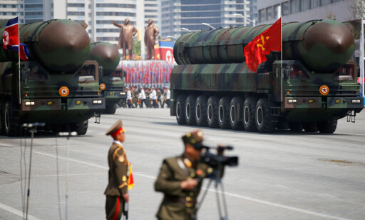 MILITÆRPARADE: Interkontinentale ballistiske missiler blir vist fram under en militærparade i Nord-Korea i april. Foto: REUTERS/Damir Sagolj MILITÆRPARADE: Interkontinentale ballistiske missiler blir vist fram under en militærparade i Nord-Korea i april. Foto: REUTERS/Damir Sagolj
