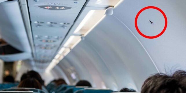 image: Har du lurt på hva disse små trekantene inne i flyet betyr? Her er svaret