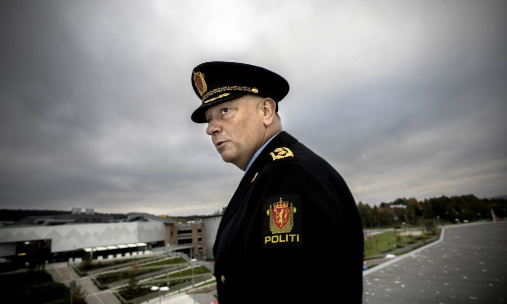 image: Politiet lover å være på skolen hver dag etter at Oslo-rektor slo voldsalarm