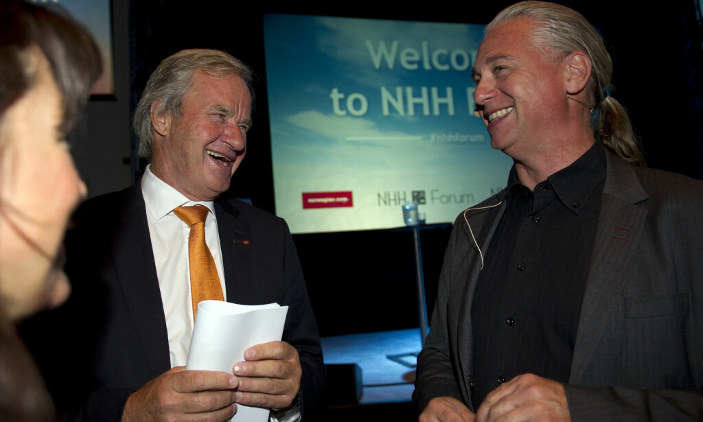 - DYRERE BILLETTER: - Prisene vil måtte gå noe opp, sier professor Frode Steen om utviklingen for flybilletter. Her er han sammen med Norwegian-sjef Bjørn Kjos (t.v.) under NHH Forum i 2014. Foto: Marit Hommedal/NTB scanpix - DYRERE BILLETTER: - Prisene vil måtte gå noe opp, sier professor Frode Steen om utviklingen for flybilletter. Her er han sammen med Norwegian-sjef Bjørn Kjos (t.v.) under NHH Forum i 2014. Foto: Marit Hommedal/NTB scanpix