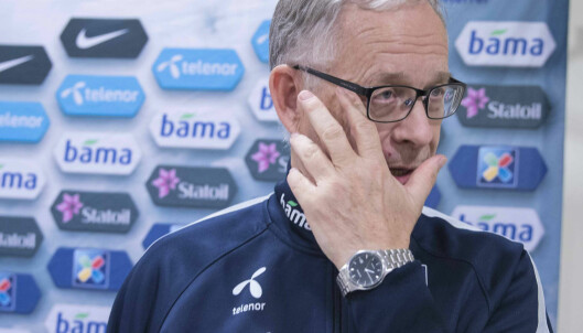 Forbannet Lagerbäck: - Synes du jeg skal svare på spørsmålet? Hva? Forbannet Lagerbäck: - Synes du jeg skal svare på spørsmålet? Hva?
