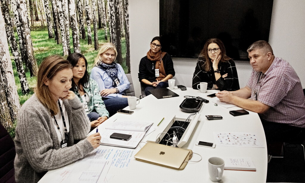 POLITI: Leder av «Prosjekt November» Hanne Finanger (t.v.) og hennes kolleger Camilla Heidahl, Gro Aasen, Cathrine Lise Saroea, Eldbjørg Sandmark Håseth og Rolf Krokene.
Foto: Jørn H Moen / Dagbladet POLITI: Leder av «Prosjekt November» Hanne Finanger (t.v.) og hennes kolleger Camilla Heidahl, Gro Aasen, Cathrine Lise Saroea, Eldbjørg Sandmark Håseth og Rolf Krokene.
Foto: Jørn H Moen / Dagbladet