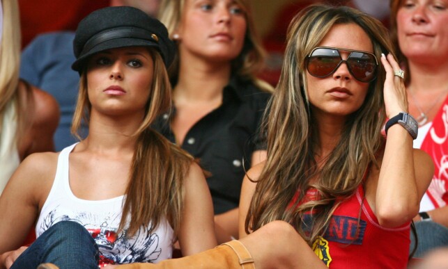 SKAPTE OPPSTANDELSE I PRESSEN: Cheryl Cole, daværende kjæreste av Ashley Cole, og Victoria Beckham var blant dem som reiste til VM i 2006. Foto: REUTERS/Kai Pfaffenbach/NTB Scanpix SKAPTE OPPSTANDELSE I PRESSEN: Cheryl Cole, daværende kjæreste av Ashley Cole, og Victoria Beckham var blant dem som reiste til VM i 2006. Foto: REUTERS/Kai Pfaffenbach/NTB Scanpix