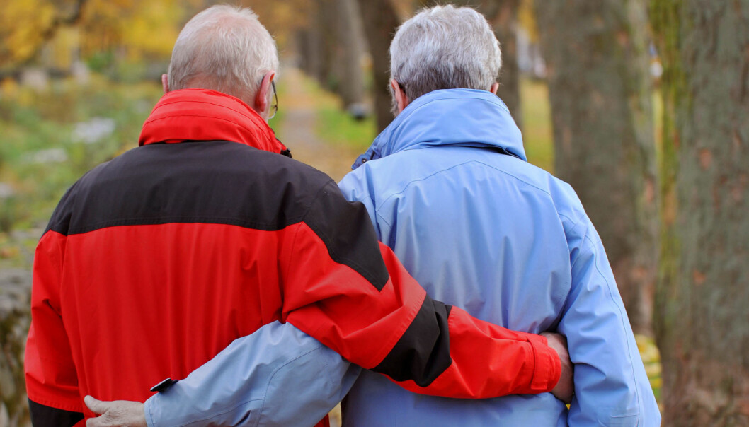 <strong>MANGE GRUNNEN:</strong> Noen blir alene og drikker i ensomhet, andre drikker når partneren er ute av syne. - Mange slutter veldig brått å jobbe. Jeg tror det har en innvirkning, sier overlege Egil Nordlie ved Blå Kors Borgestadklinikken. llustrasjonsfoto: Frank May /NTB SCANPIX <strong>MANGE GRUNNEN:</strong> Noen blir alene og drikker i ensomhet, andre drikker når partneren er ute av syne. - Mange slutter veldig brått å jobbe. Jeg tror det har en innvirkning, sier overlege Egil Nordlie ved Blå Kors Borgestadklinikken. llustrasjonsfoto: Frank May /NTB SCANPIX