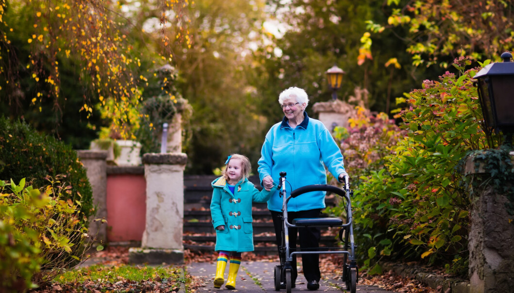 <strong>NY LIVSSTIL:</strong> Kvinner drikker mer, også når de blir eldre. Når bestemor faller kan det ha mange årsaker. Å snakke om det er tabubelagt . Nå åpnes det for mer forskning. Om få år vil vi vite langt mer om sosiale effekter og helseeffekter av alkoholbruk hos eldre. Illustrasjonsfoto: Shutterstok /NTB SCANPIX <strong>NY LIVSSTIL:</strong> Kvinner drikker mer, også når de blir eldre. Når bestemor faller kan det ha mange årsaker. Å snakke om det er tabubelagt . Nå åpnes det for mer forskning. Om få år vil vi vite langt mer om sosiale effekter og helseeffekter av alkoholbruk hos eldre. Illustrasjonsfoto: Shutterstok /NTB SCANPIX
