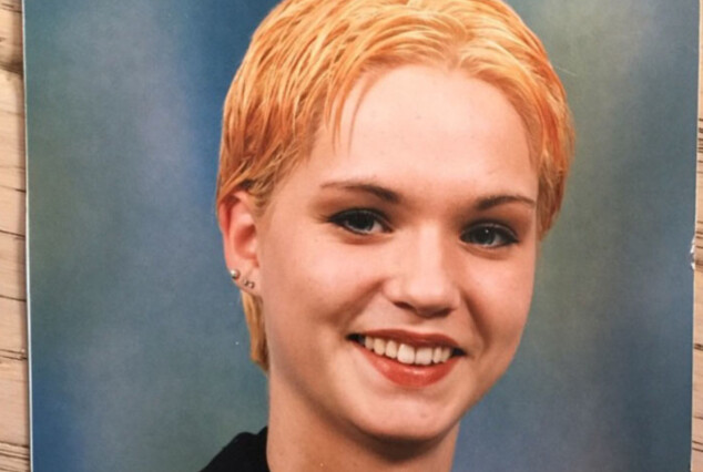 KORT HÅR: Marna er kjent for sine lange, blonde lokker. Hun sier selv at hun var i en alderskrise da dette bildet ble tatt i 1996. Foto: Privat KORT HÅR: Marna er kjent for sine lange, blonde lokker. Hun sier selv at hun var i en alderskrise da dette bildet ble tatt i 1996. Foto: Privat