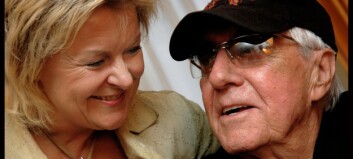 Lee Hazlewood var også en mester med twangy gitarlåter Lee Hazlewood var også en mester med twangy gitarlåter