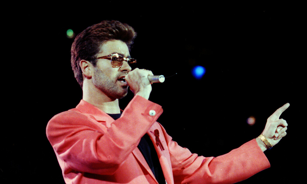 BERØMT OPPTREDEN: Da George Michael sto på scenen under «Freddie Mercury Tribute Concert for AIDS Awareness» på Wembley Stadium i 1992, sang han til sin dødssyke kjæreste. Foto: REUTERS/ NTB scanpix BERØMT OPPTREDEN: Da George Michael sto på scenen under «Freddie Mercury Tribute Concert for AIDS Awareness» på Wembley Stadium i 1992, sang han til sin dødssyke kjæreste. Foto: REUTERS/ NTB scanpix