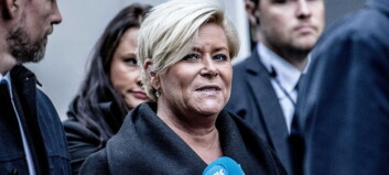 September: Frp lover å fjerne eiendomsskatten. Oktober: Frp legger til rette for å øke eiendomsskatten September: Frp lover å fjerne eiendomsskatten. Oktober: Frp legger til rette for å øke eiendomsskatten