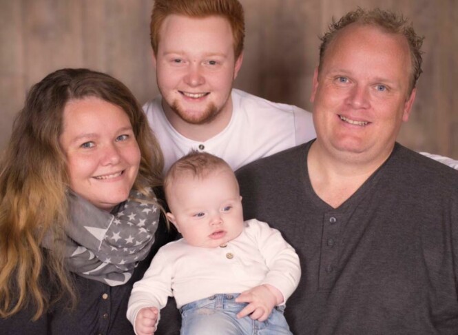 SÅRENDE: - Fordi jeg hadde sønnen min Christopher fra tidligere, var det lett for folk å spørre oss om når vi skulle ha et barn sammen, forteller Cecilie. Foto: Fotograf Sundsvold SÅRENDE: - Fordi jeg hadde sønnen min Christopher fra tidligere, var det lett for folk å spørre oss om når vi skulle ha et barn sammen, forteller Cecilie. Foto: Fotograf Sundsvold