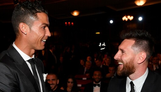Cristiano Ronaldo ble kåret til årets spiller på stjernespekket FIFA-galla Cristiano Ronaldo ble kåret til årets spiller på stjernespekket FIFA-galla