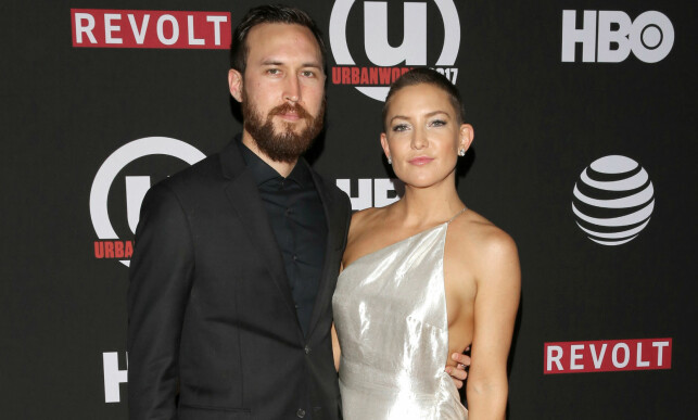 NY KJÆRESTE: Kate Hudson fotografert sammen med Danny Fujikawa under en filmpremiere i september. Foto: NTB scanpix NY KJÆRESTE: Kate Hudson fotografert sammen med Danny Fujikawa under en filmpremiere i september. Foto: NTB scanpix