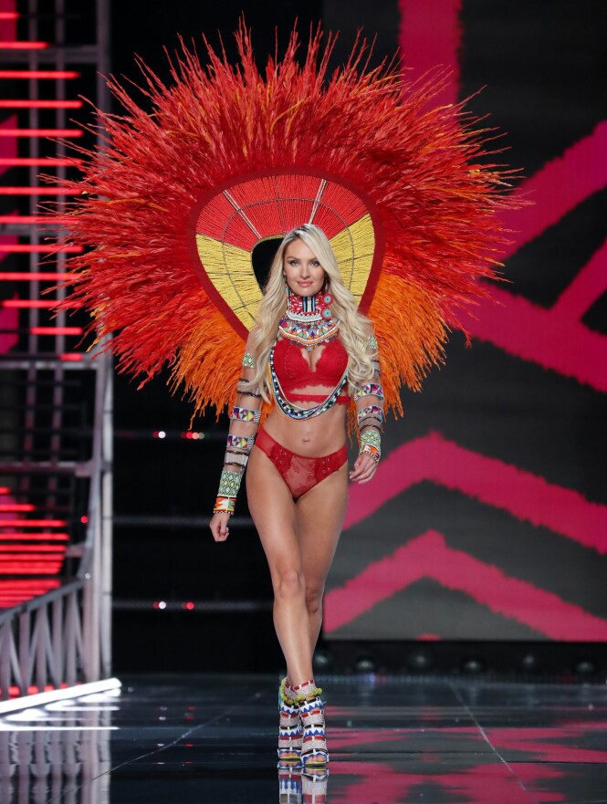 <strong>TILBAKE:</strong> Candice Swanepoel er tilbake etter mammaperm. Foto: NTB Scanpix <strong>TILBAKE:</strong> Candice Swanepoel er tilbake etter mammaperm. Foto: NTB Scanpix