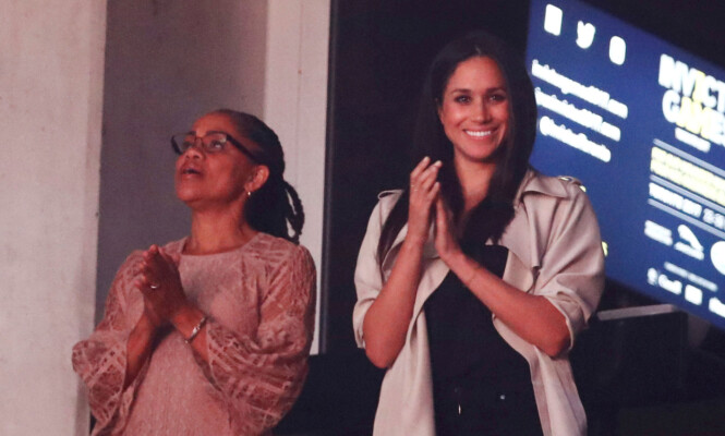 PRINS HARRYS SVIGERMOR: Meghan Markle sammen med moren Doria Ragland under Invictus Games i Toronto i september - det var samme tilstelning som Meghan og prins Harry viste seg sammen for aller første gang. Foto: NTB Scanpix PRINS HARRYS SVIGERMOR: Meghan Markle sammen med moren Doria Ragland under Invictus Games i Toronto i september - det var samme tilstelning som Meghan og prins Harry viste seg sammen for aller første gang. Foto: NTB Scanpix