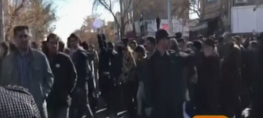 Det begynte med protester mot høye priser, men nå roper de «død over Rouhani» Det begynte med protester mot høye priser, men nå roper de «død over Rouhani»