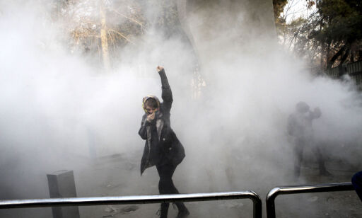 image: Advarer demonstrantene i Iran: - Dere vil bli møtt med nasjonens jernhånd