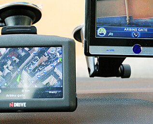 TEST: Ndrive G800 vs. Blaupunkt TravelPilot 500 TEST: Ndrive G800 vs. Blaupunkt TravelPilot 500