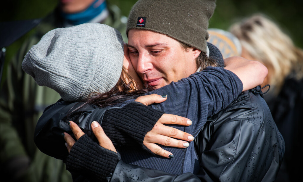 TRIST: Erlend Elias og Kristine ble gode venner inne på gården. Det ble en sterk avskjed da «Jegertvillingen» måtte hjem. Foto: Alex Iversen, TV 2 TRIST: Erlend Elias og Kristine ble gode venner inne på gården. Det ble en sterk avskjed da «Jegertvillingen» måtte hjem. Foto: Alex Iversen, TV 2