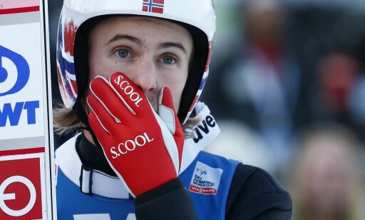 image: De norske OL-heltene disket for feil på hoppdressene