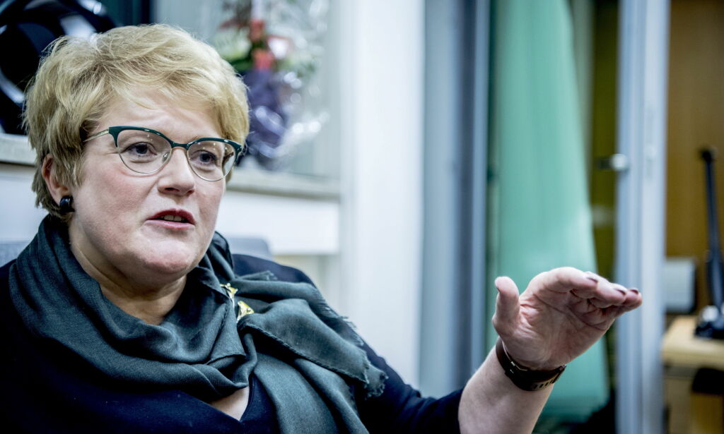 image: Teaterstykke henger ut Frp-ere som rasister: Kulturministeren vil ikke gripe inn