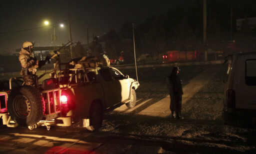 PASSER PÅ: Afghanske sikkerhetsstyrker sto vakt like ved Intercontinental Hotel. Foto: Massoud Hossaini / Ap / Scanpix PASSER PÅ: Afghanske sikkerhetsstyrker sto vakt like ved Intercontinental Hotel. Foto: Massoud Hossaini / Ap / Scanpix