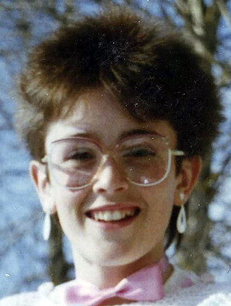 INGEBORG 12 ÅR GAMMEL: - Uten brillene fungerte jeg rett og slett ikke. Så da ble jeg brilleslangen. FOTO: Privat INGEBORG 12 ÅR GAMMEL: - Uten brillene fungerte jeg rett og slett ikke. Så da ble jeg brilleslangen. FOTO: Privat