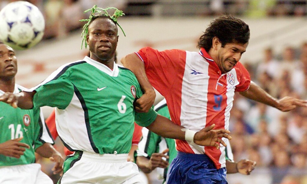 UVISS ALDER: Flere kilder hevder at Taribo West er betydelig eldre enn han sier. FOTO: EPA/AFP/OMAR TORRES UVISS ALDER: Flere kilder hevder at Taribo West er betydelig eldre enn han sier. FOTO: EPA/AFP/OMAR TORRES