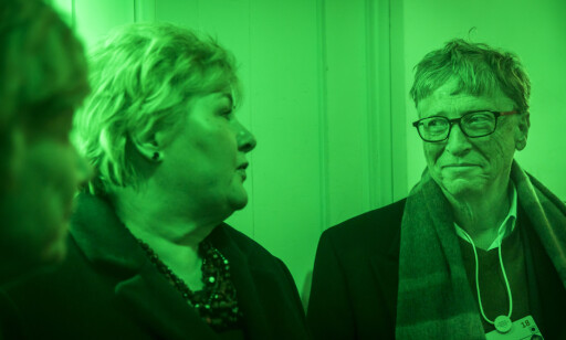 MIDDAG: Statsminister Erna Solberg ventet på en kabelbane sammen med Bill Gates og sjefen i Bill & Melinda Gates Foundation, Susan Desmond-Hellmann i Davos onsdag kveld. De tre deltok onsdag kveld i en middag der temaet var Global Goals. Solberg var til stede under Verdens økonomiske Forum for å bidra til jenters rett til utdanning og FNs bærekraftmål.
Foto: Heiko Junge / NTB scanpix MIDDAG: Statsminister Erna Solberg ventet på en kabelbane sammen med Bill Gates og sjefen i Bill & Melinda Gates Foundation, Susan Desmond-Hellmann i Davos onsdag kveld. De tre deltok onsdag kveld i en middag der temaet var Global Goals. Solberg var til stede under Verdens økonomiske Forum for å bidra til jenters rett til utdanning og FNs bærekraftmål.
Foto: Heiko Junge / NTB scanpix