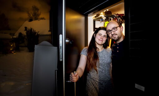 image: David (36) hadde ikke rørt regningsbunken på fem år da han møtte kjæresten