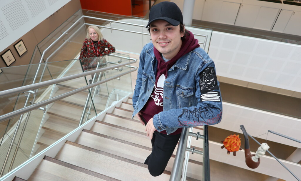 MED I JURYEN: Joachim Haraldsen (t.h.), kjent fra Youtube-kanalen Noobwork, skal være med å velge ut de aktuelle kandidatene. Marie Røssland (t.v.) er prosjektleder. Foto: Endre Vellene / Dagbladet MED I JURYEN: Joachim Haraldsen (t.h.), kjent fra Youtube-kanalen Noobwork, skal være med å velge ut de aktuelle kandidatene. Marie Røssland (t.v.) er prosjektleder. Foto: Endre Vellene / Dagbladet