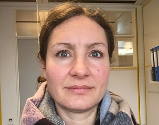 Eirin Bakke, overlege og spesialist i klinisk farmakologi ved Oslo Universitetssykehus, sier at inntak av alkohol kan føre til en rekke konsekvenser senere i livet, blant annet leverskader og økt risiko for flere kreftformer. (Foto: Privat) Eirin Bakke, overlege og spesialist i klinisk farmakologi ved Oslo Universitetssykehus, sier at inntak av alkohol kan føre til en rekke konsekvenser senere i livet, blant annet leverskader og økt risiko for flere kreftformer. (Foto: Privat)