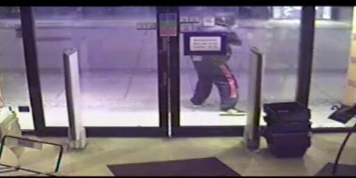 image: Skjøt med AK-47 mot restaurant i Oslo. Nå ber politiet om tips